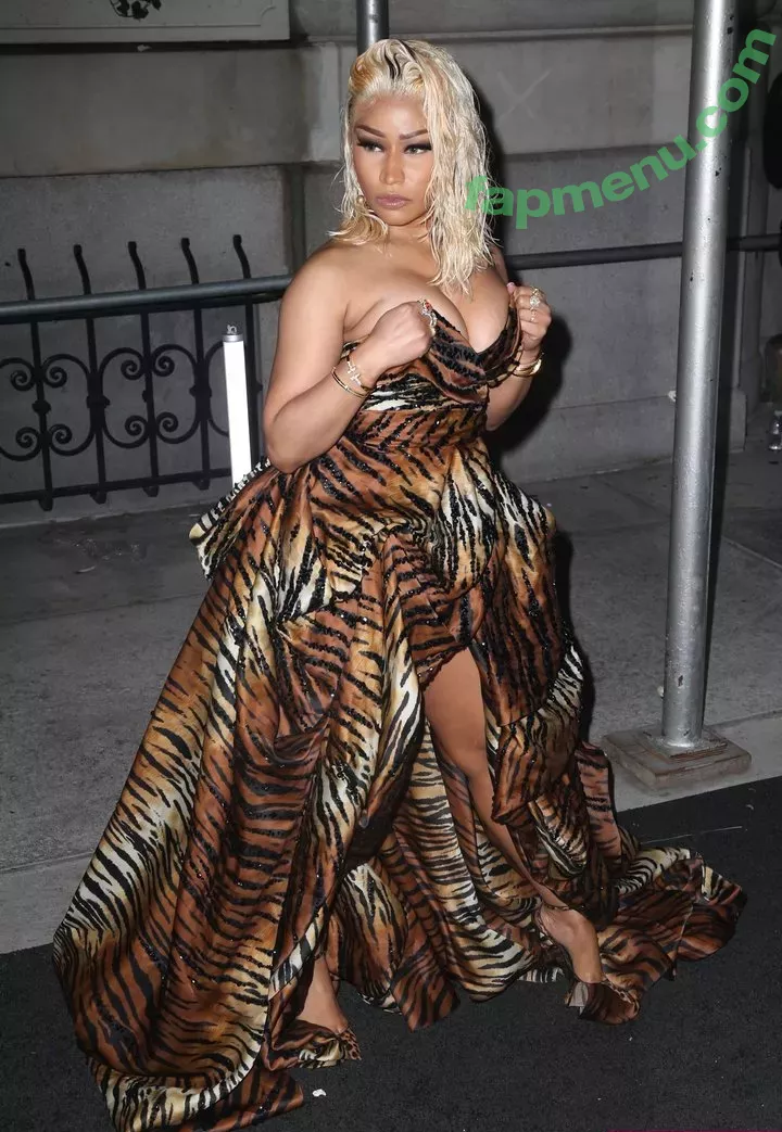 Nicki Minaj nude photo #0155 (nickiminaj)