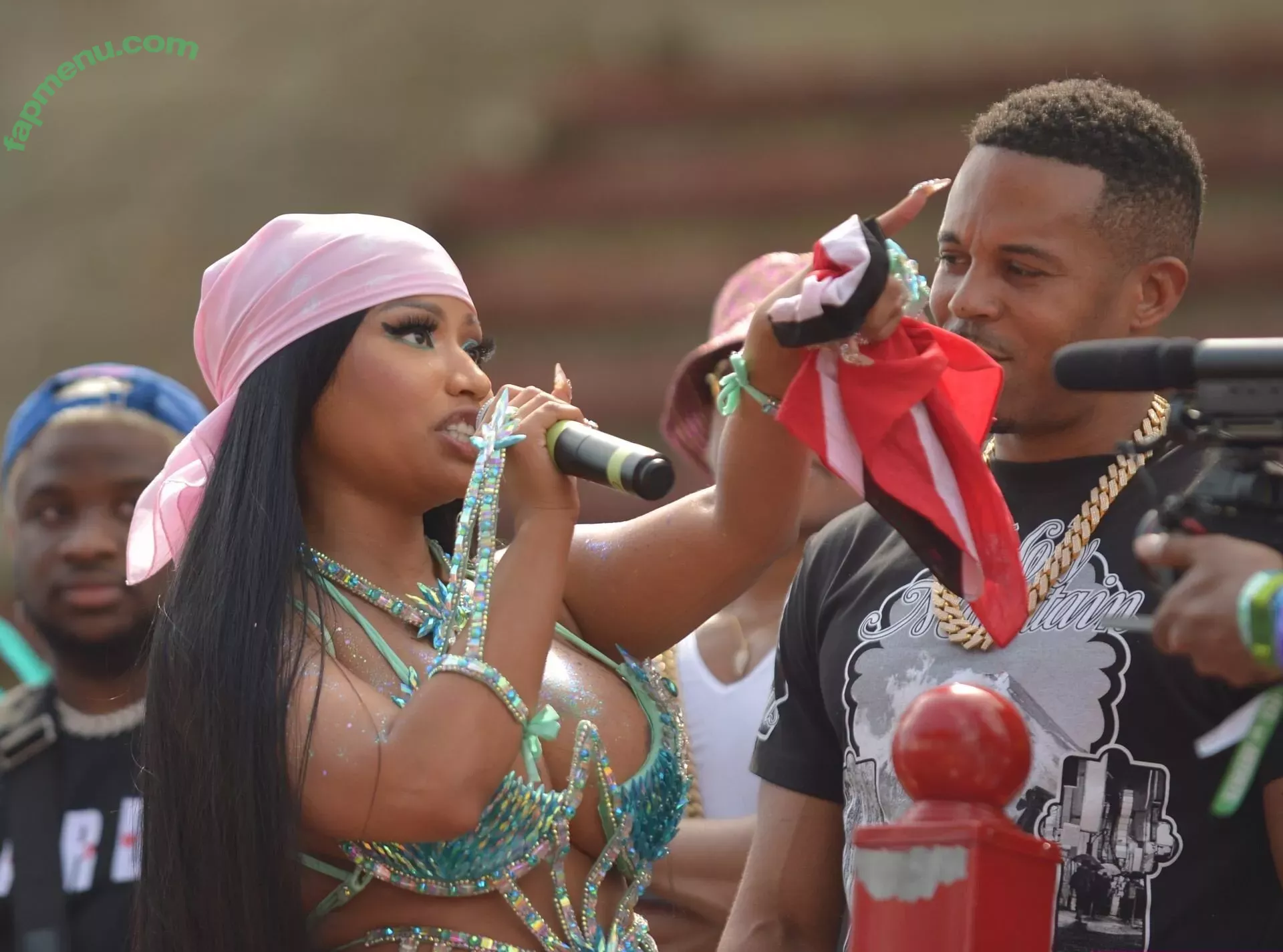 Nicki Minaj nude photo #0196 (nickiminaj)