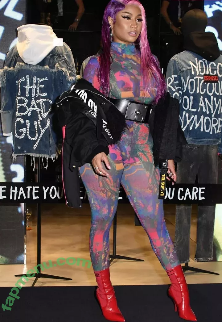 Nicki Minaj nude photo #0211 (nickiminaj)