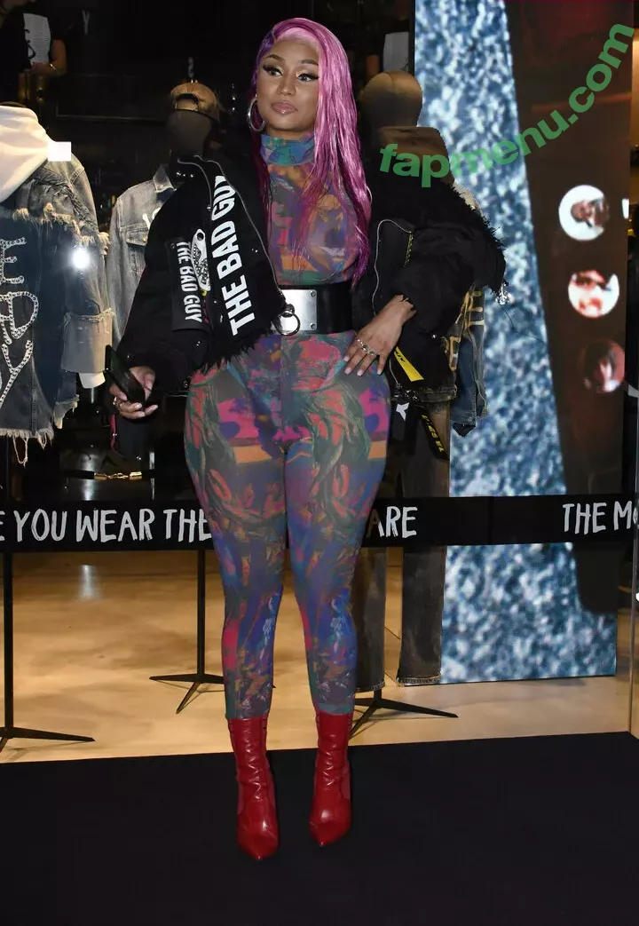 Nicki Minaj nude photo #0216 (nickiminaj)