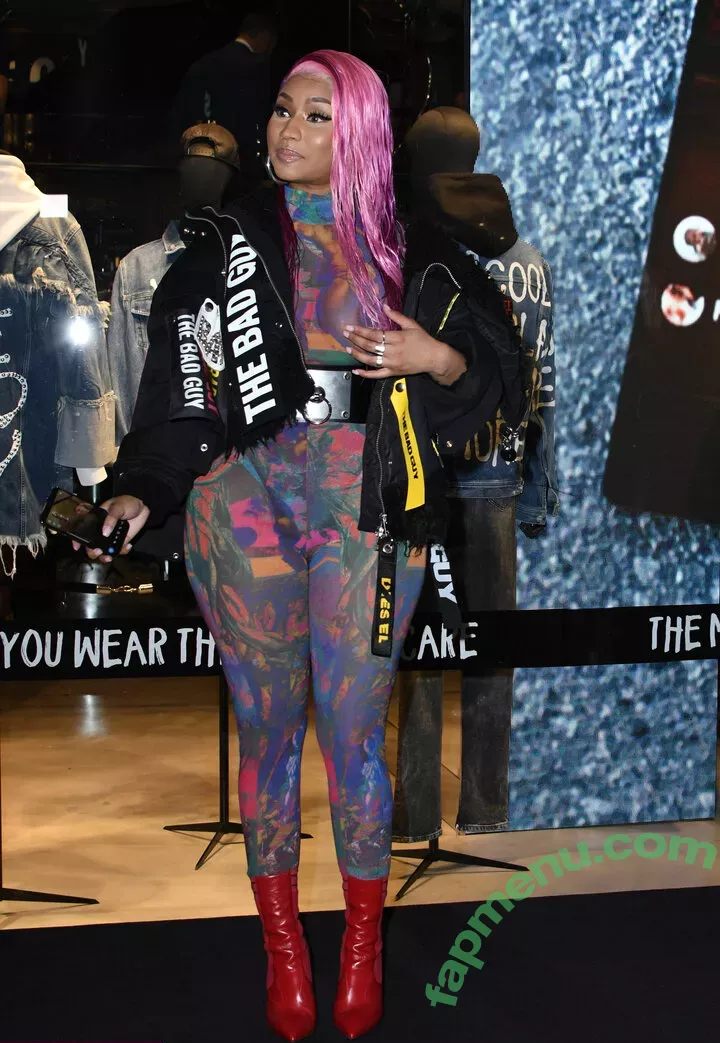 Nicki Minaj nude photo #0218 (nickiminaj)