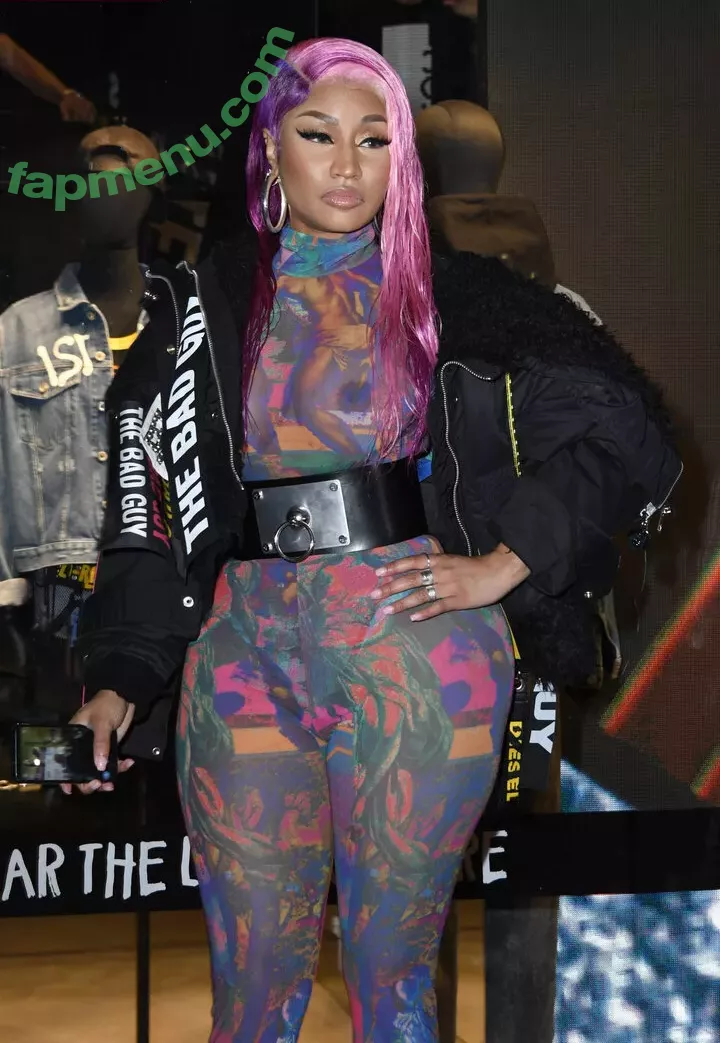 Nicki Minaj nude photo #0219 (nickiminaj)