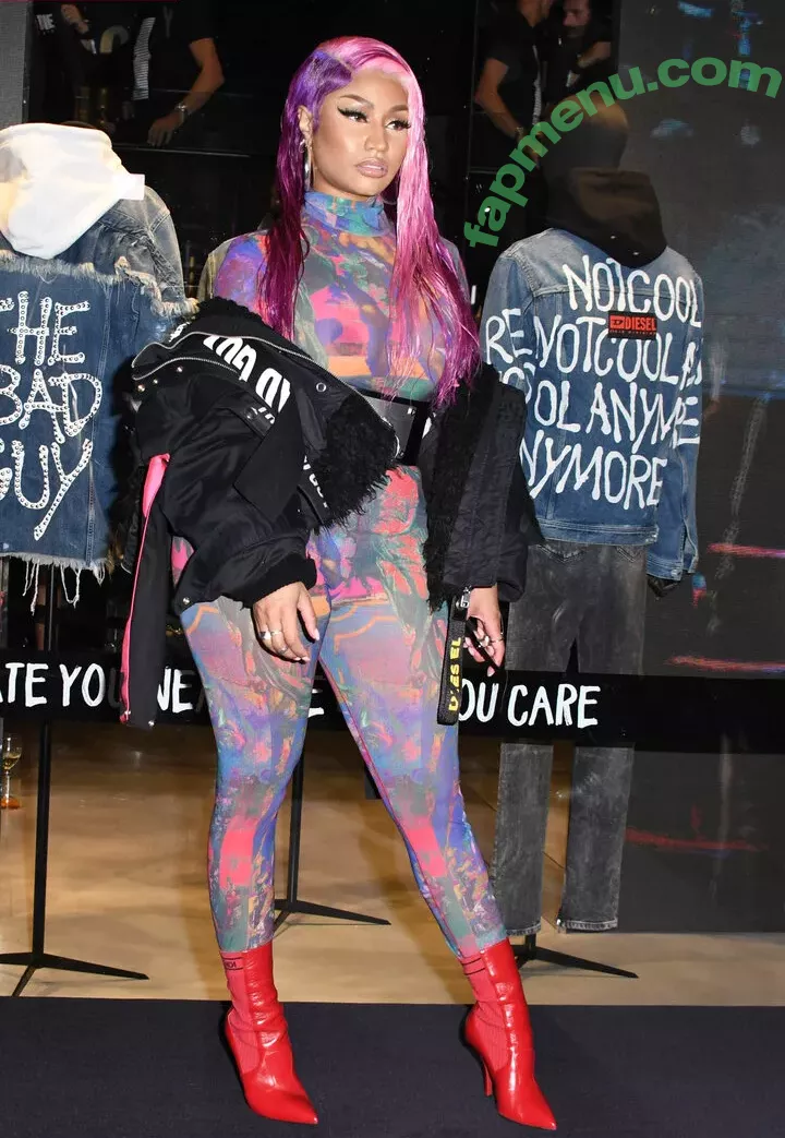 Nicki Minaj nude photo #0221 (nickiminaj)