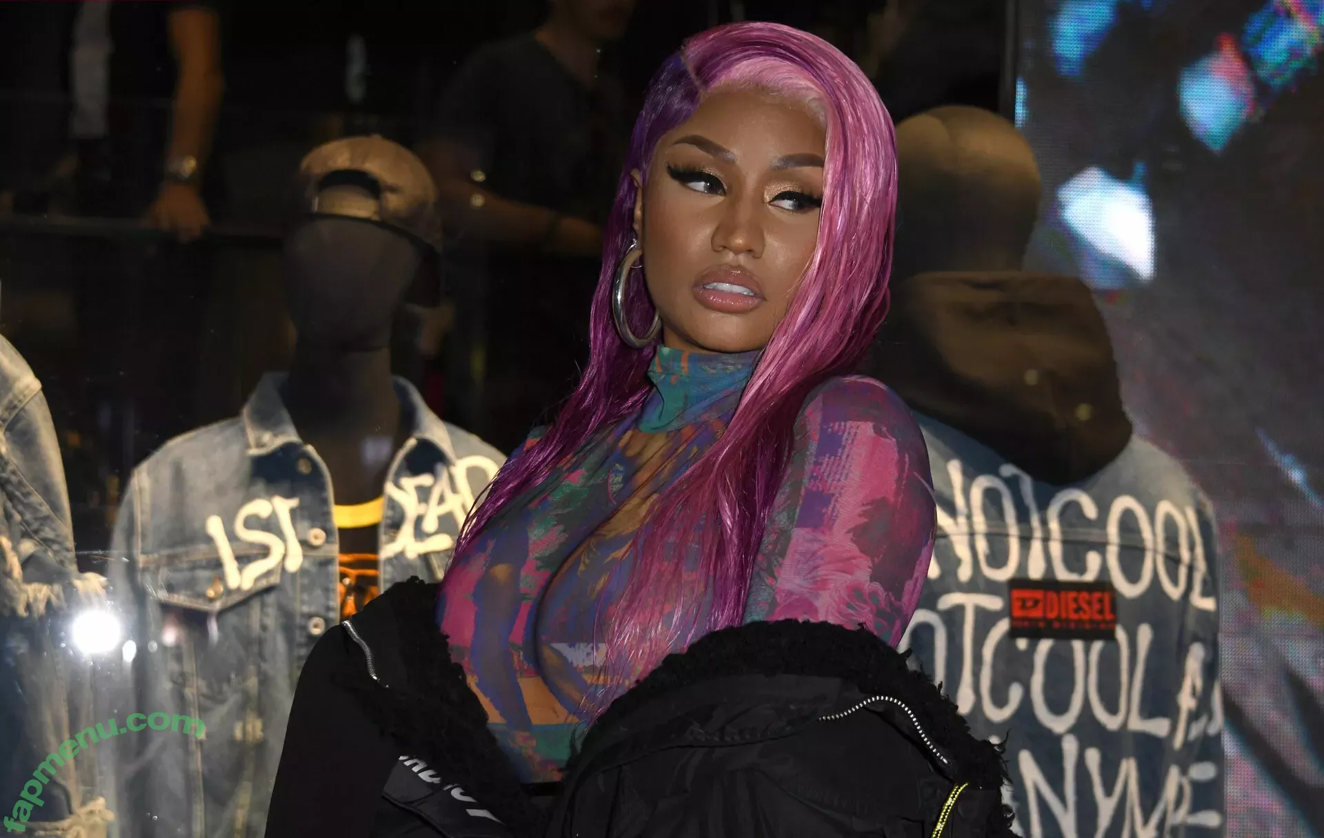 Nicki Minaj nude photo #0225 (nickiminaj)