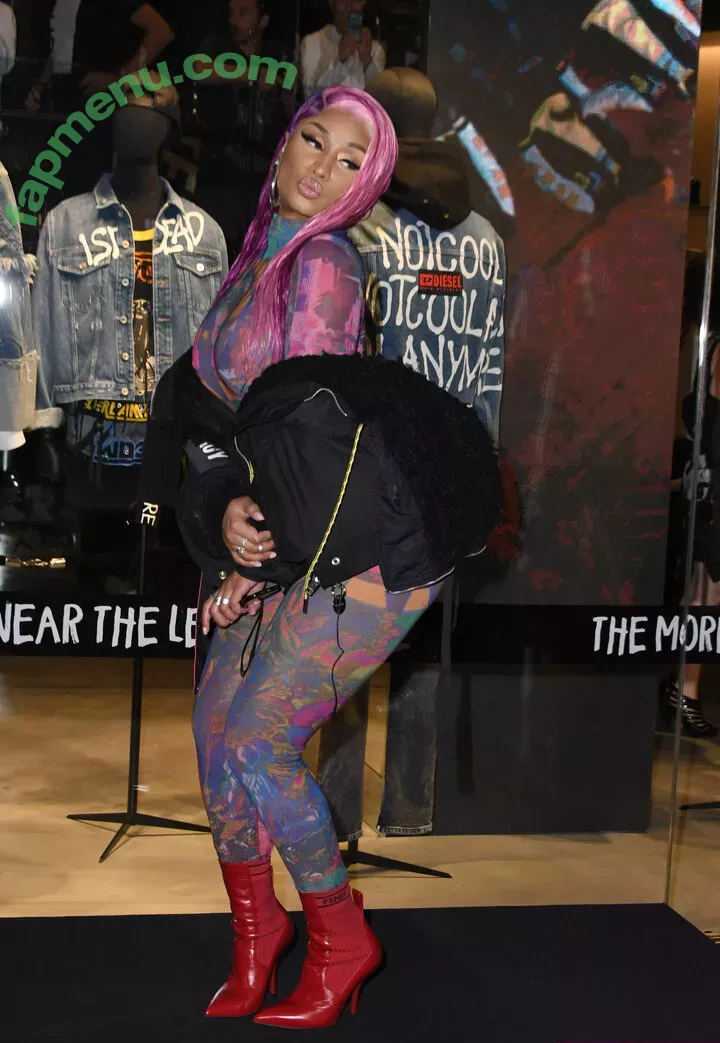 Nicki Minaj nude photo #0227 (nickiminaj)