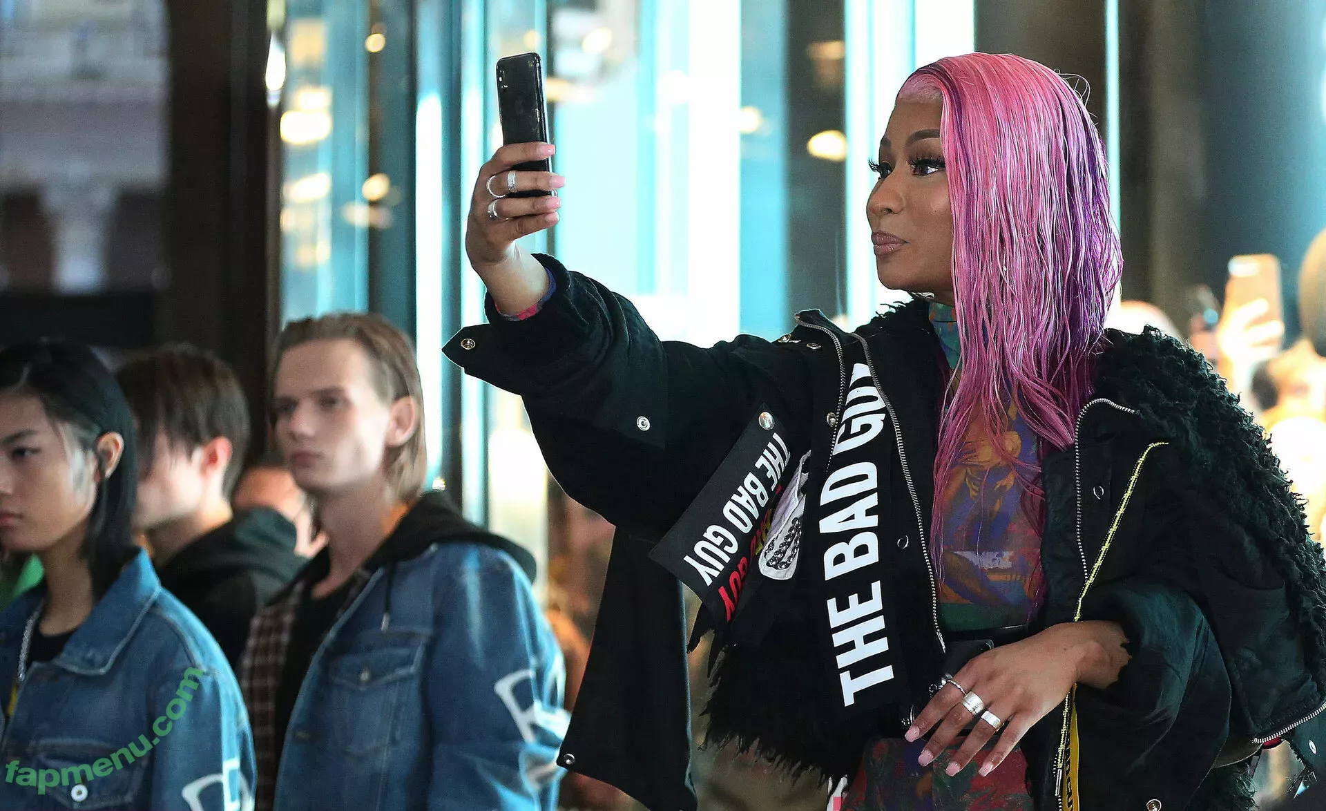 Nicki Minaj nude photo #0242 (nickiminaj)