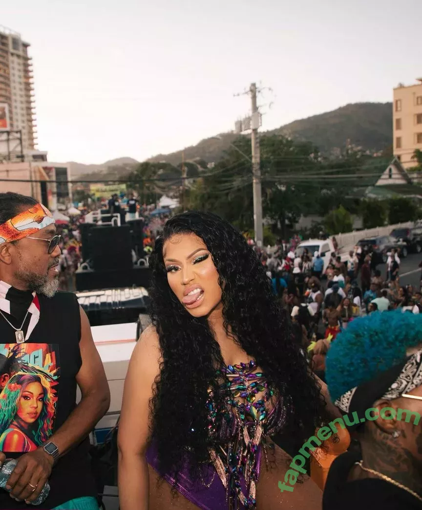 Nicki Minaj nude photo #0318 (nickiminaj)