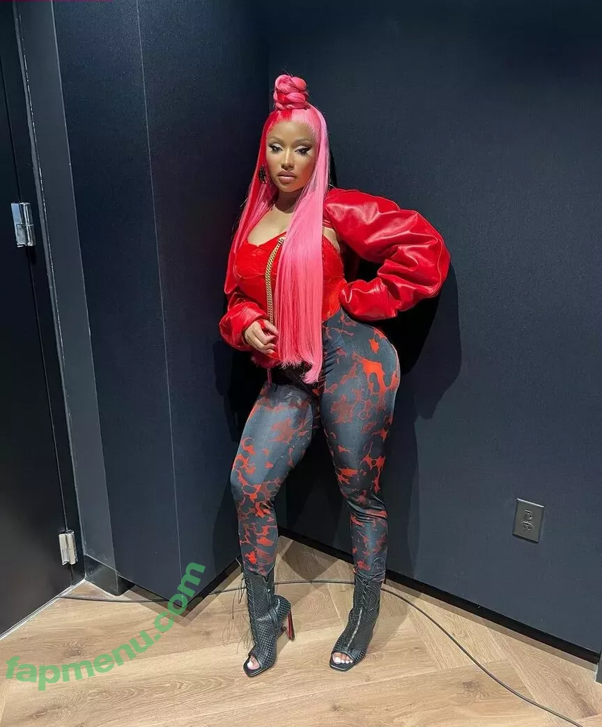 Nicki Minaj nude photo #0325 (nickiminaj)