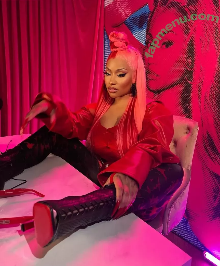 Nicki Minaj nude photo #0326 (nickiminaj)