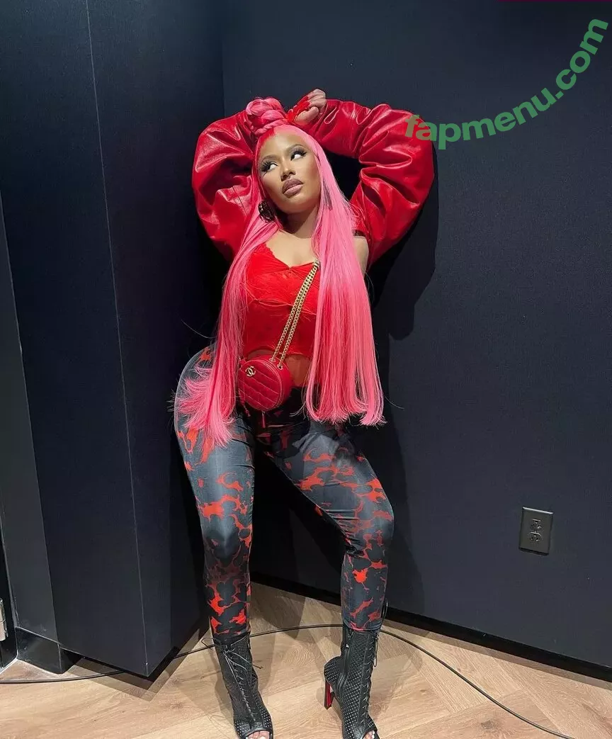 Nicki Minaj nude photo #0327 (nickiminaj)