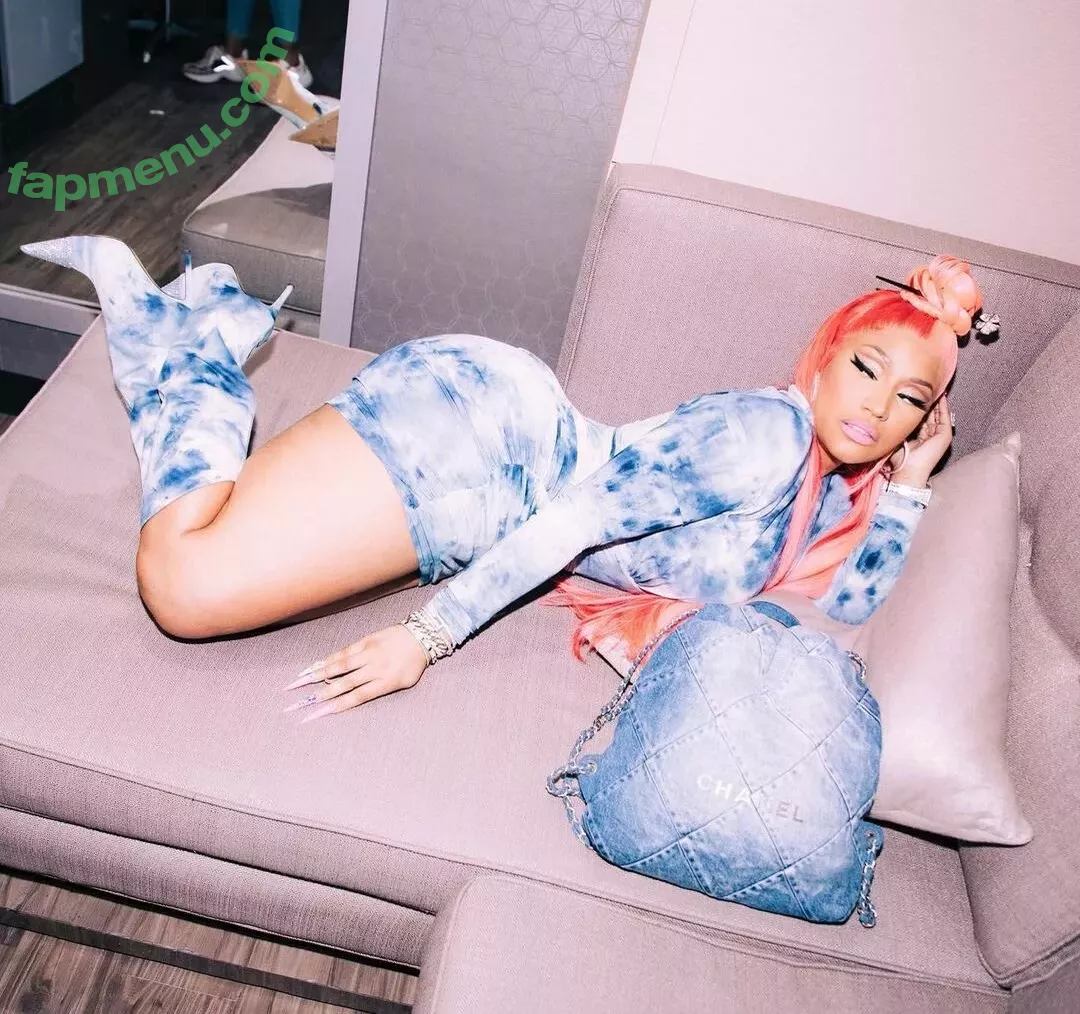 Nicki Minaj nude photo #0331 (nickiminaj)