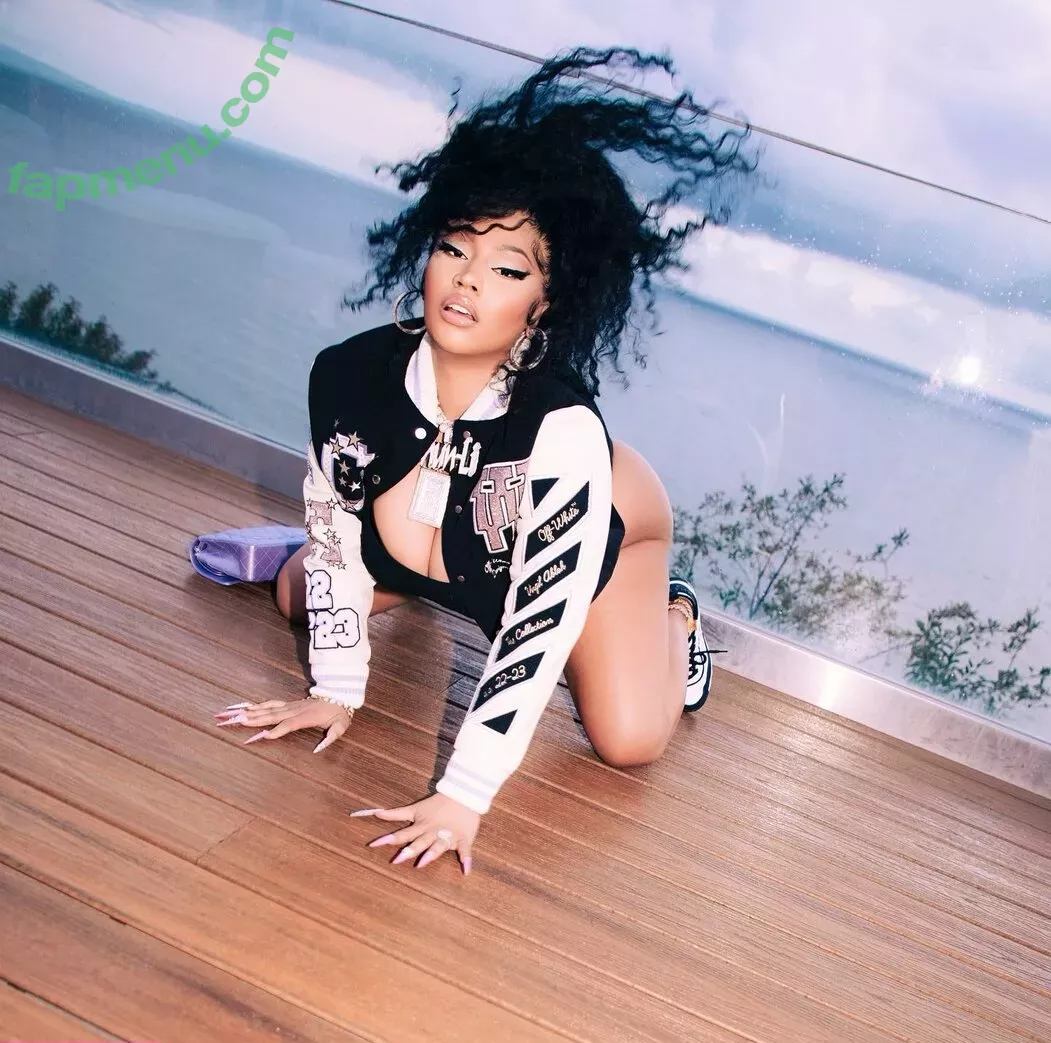 Nicki Minaj nude photo #0339 (nickiminaj)
