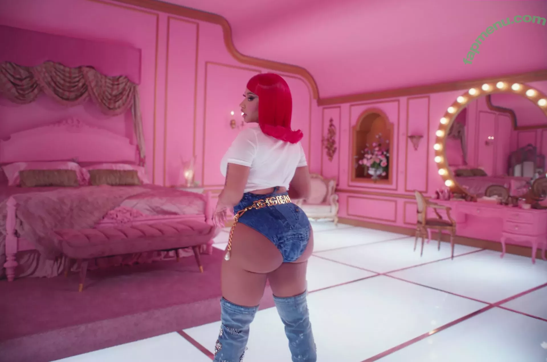 Nicki Minaj nude photo #0406 (nickiminaj)