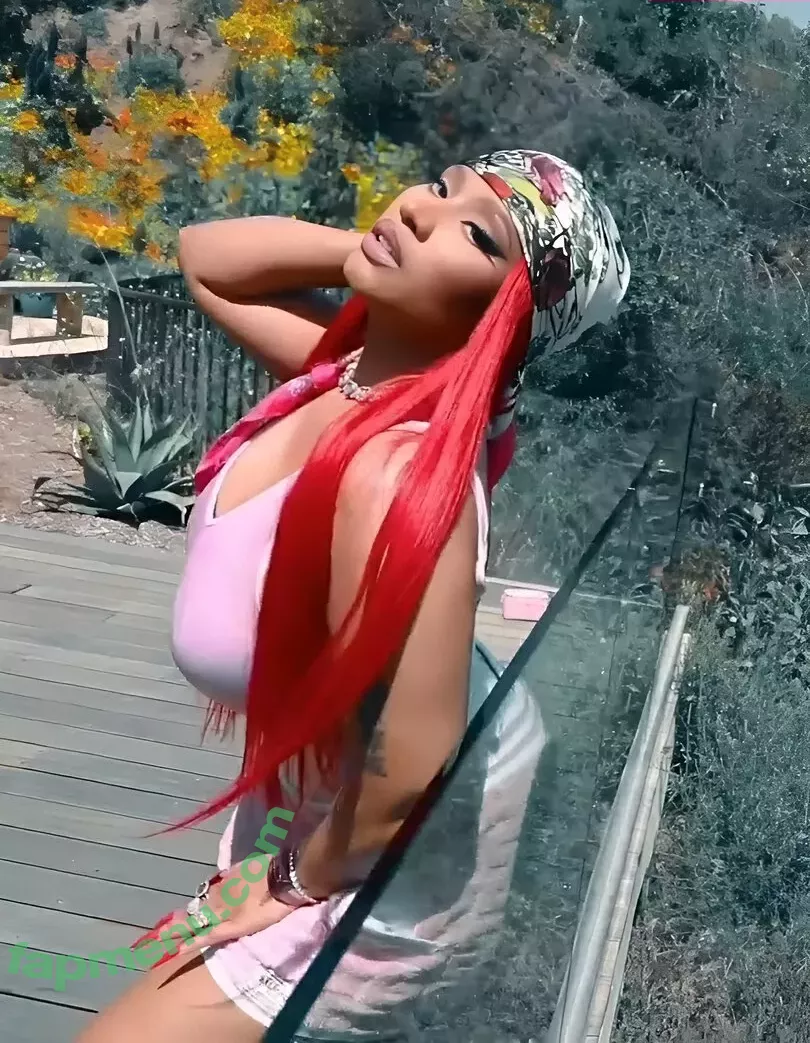 Nicki Minaj nude photo #0421 (nickiminaj)