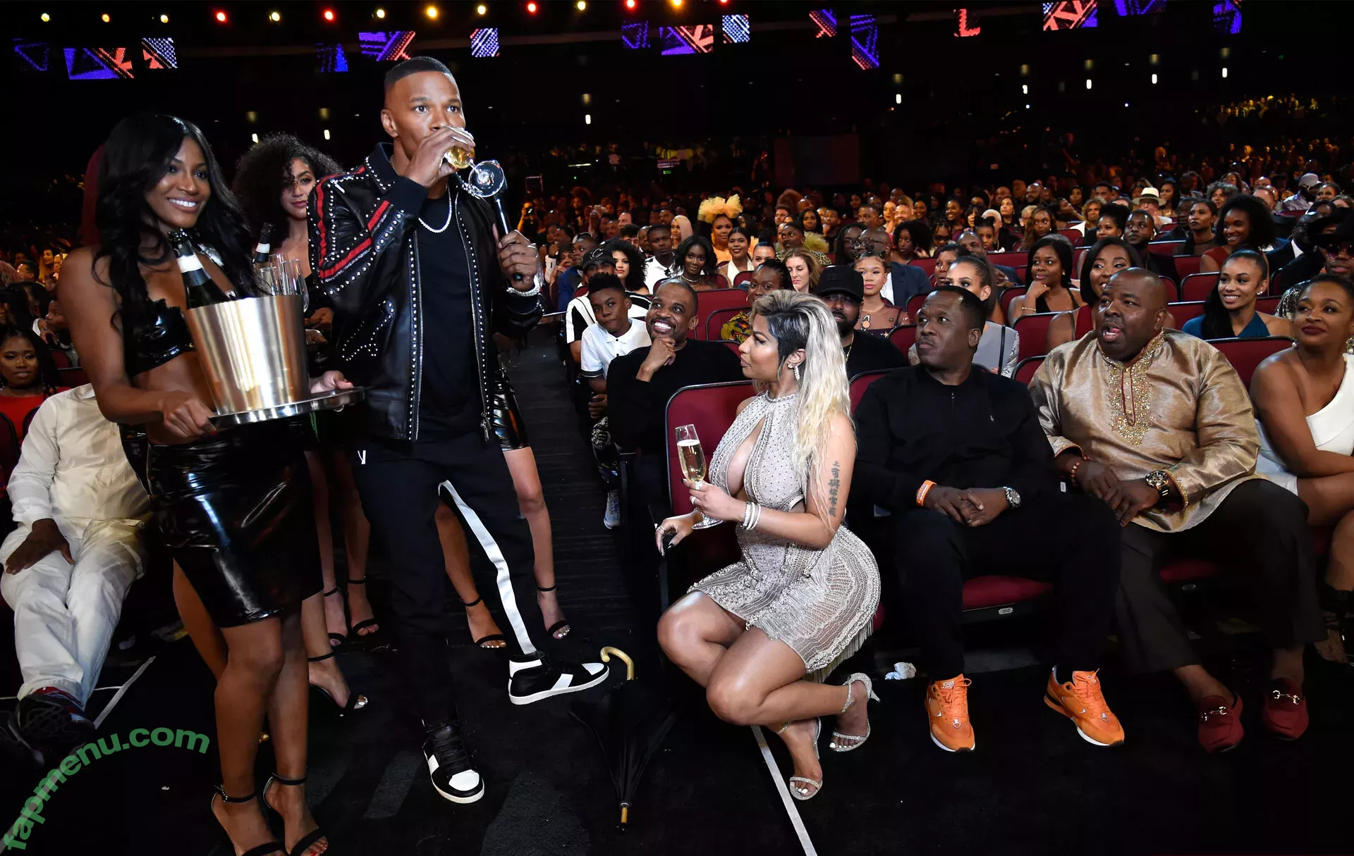 Nicki Minaj nude photo #0443 (nickiminaj)