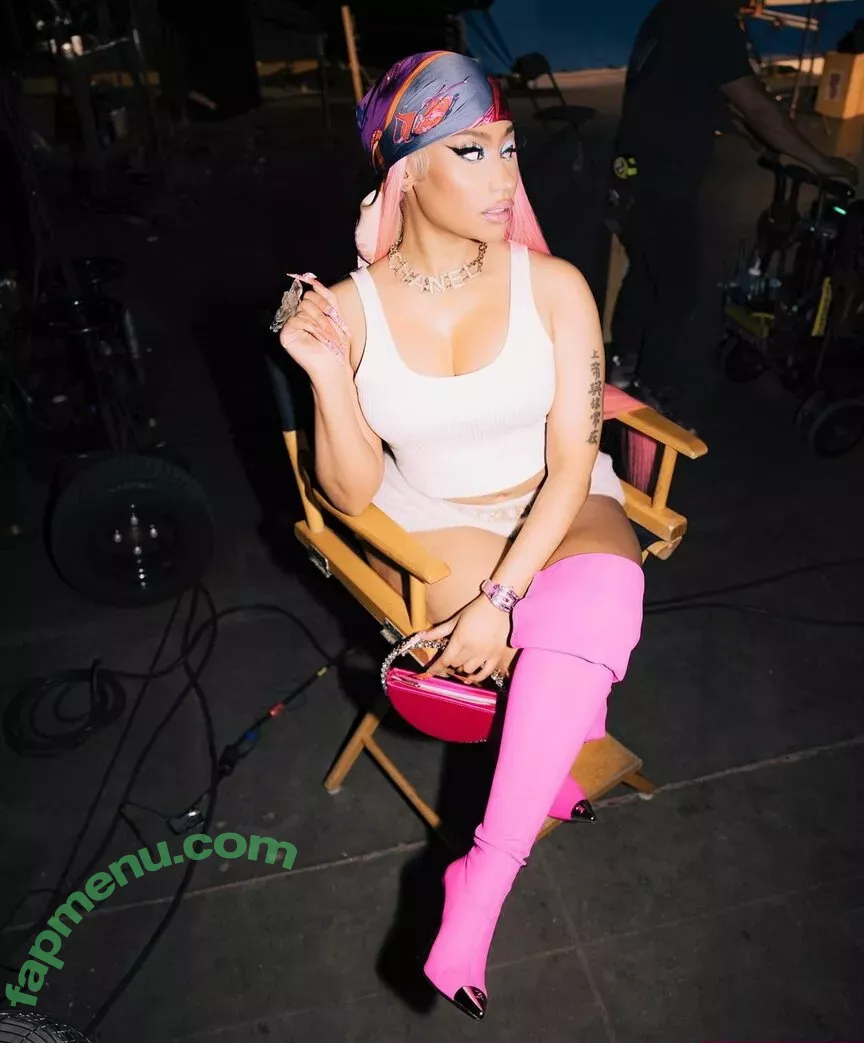 Nicki Minaj nude photo #0446 (nickiminaj)