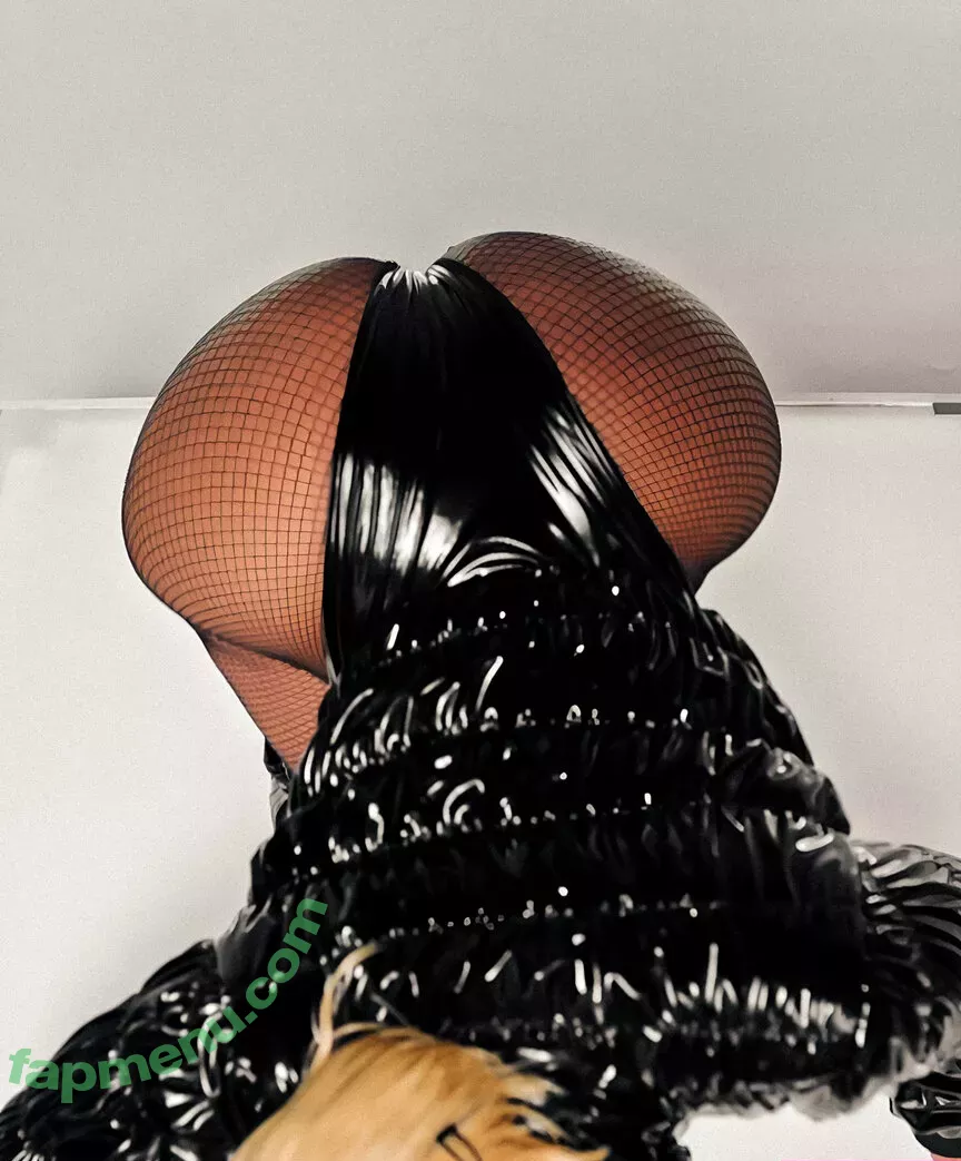 Nicki Minaj nude photo #0482 (nickiminaj)