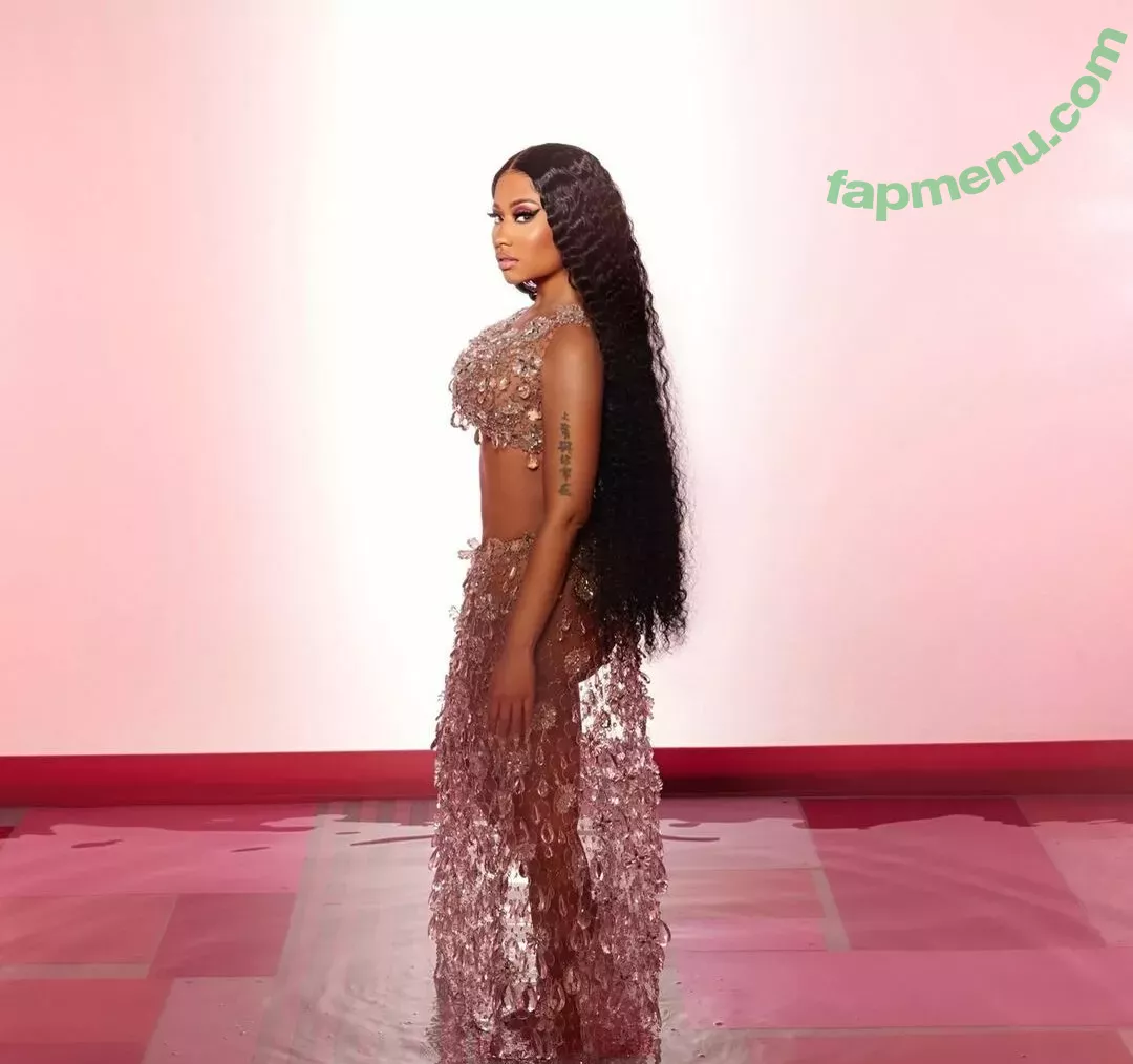 Nicki Minaj nude photo #0488 (nickiminaj)