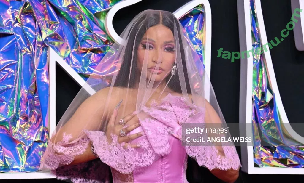 Nicki Minaj nude photo #0502 (nickiminaj)