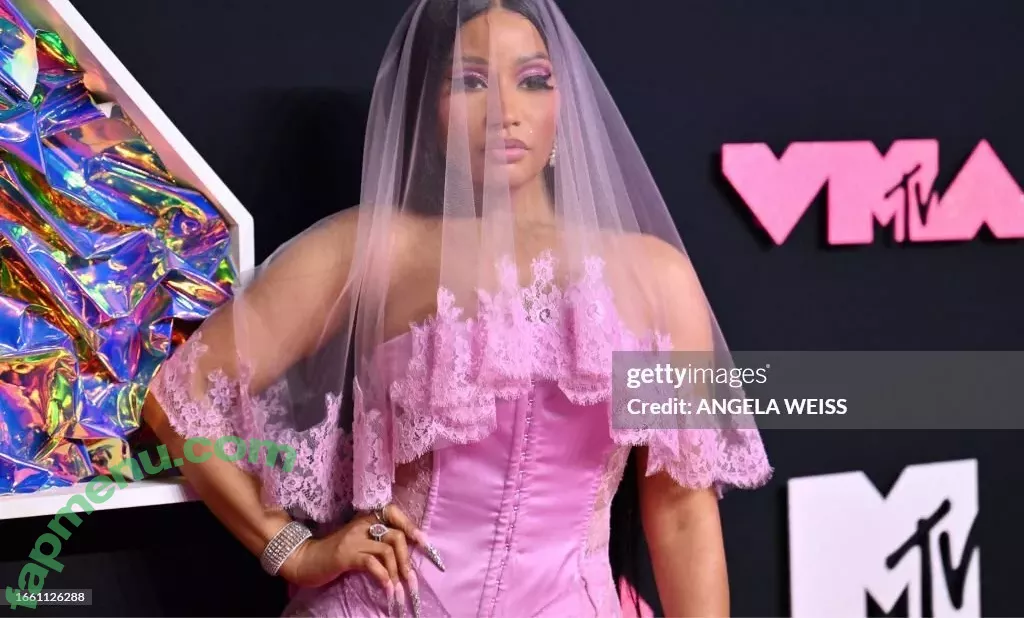 Nicki Minaj nude photo #0504 (nickiminaj)