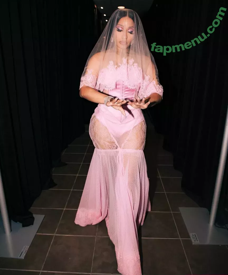 Nicki Minaj nude photo #0518 (nickiminaj)