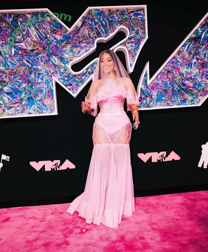 Nicki Minaj nude photo #0519 (nickiminaj)