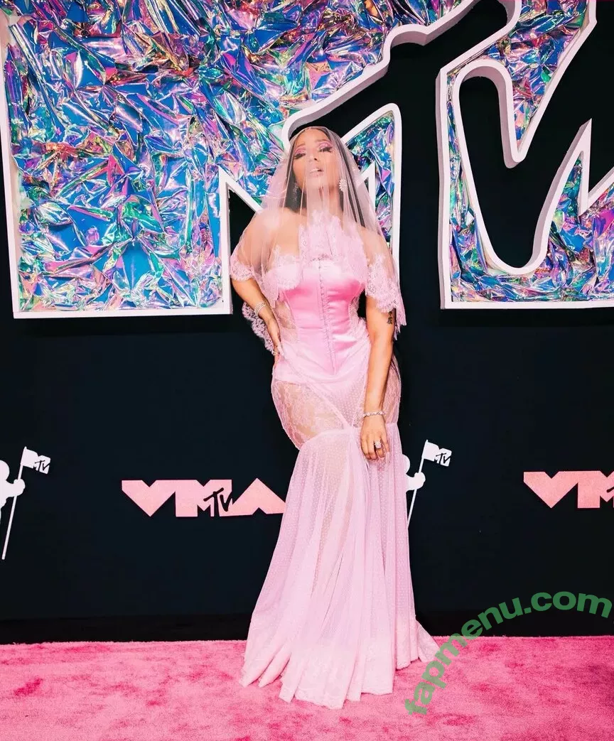 Nicki Minaj nude photo #0520 (nickiminaj)