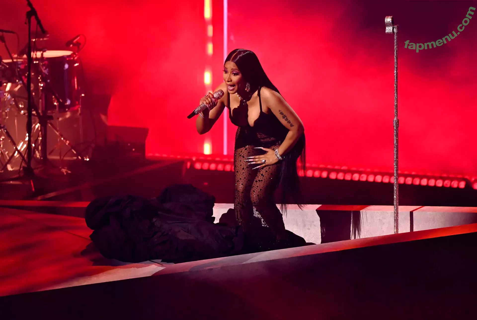 Nicki Minaj nude photo #0536 (nickiminaj)