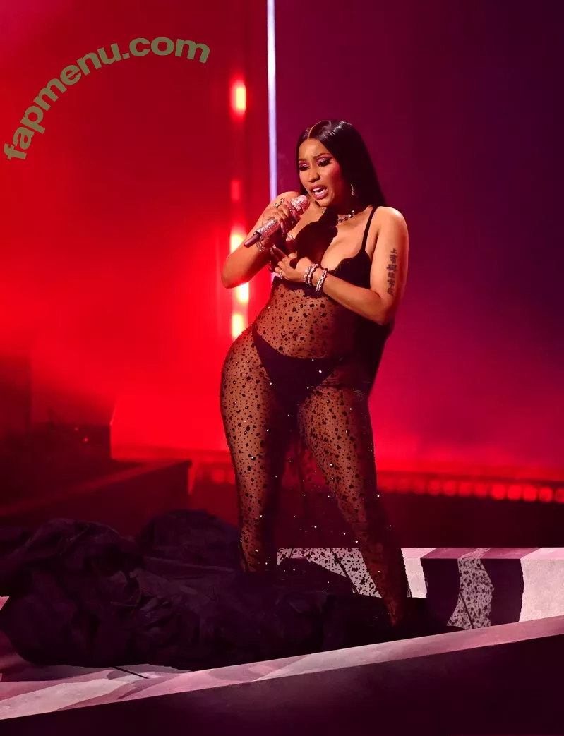 Nicki Minaj nude photo #0537 (nickiminaj)