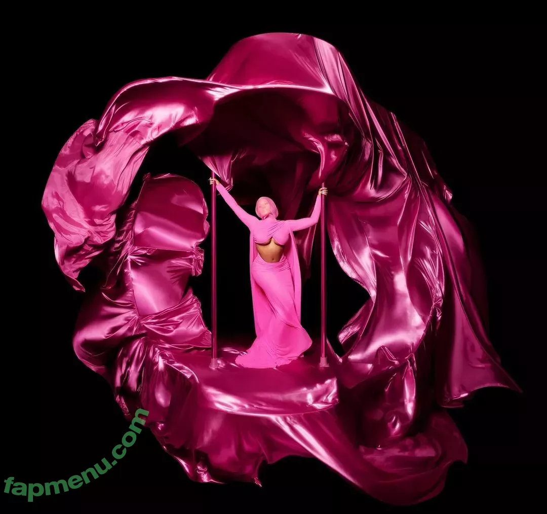 Nicki Minaj nude photo #0545 (nickiminaj)