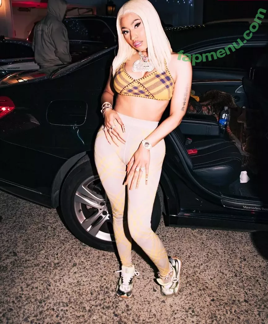 Nicki Minaj nude photo #0581 (nickiminaj)