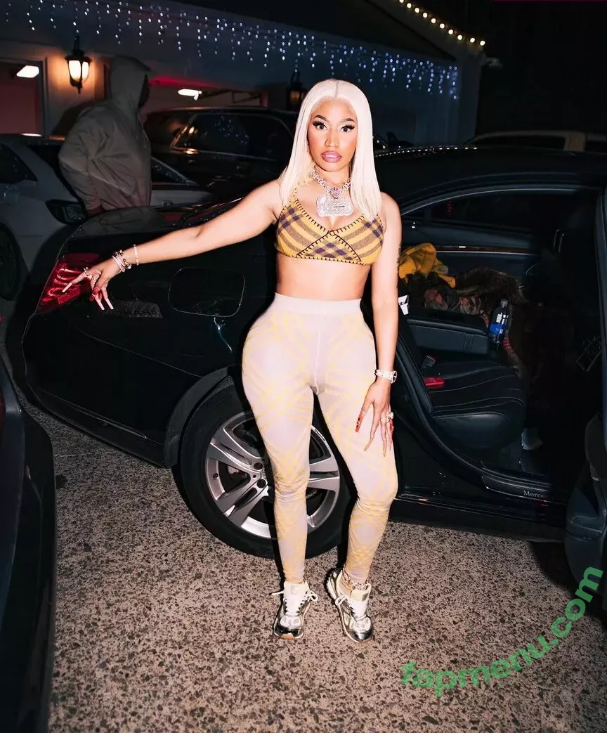 Nicki Minaj nude photo #0584 (nickiminaj)