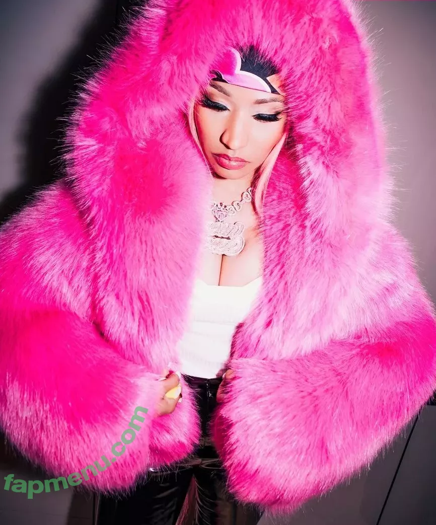 Nicki Minaj nude photo #0587 (nickiminaj)