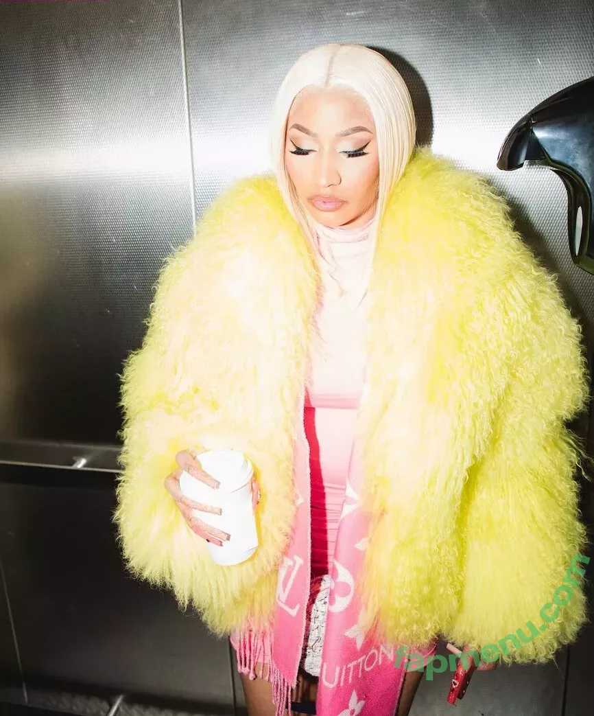 Nicki Minaj nude photo #0589 (nickiminaj)