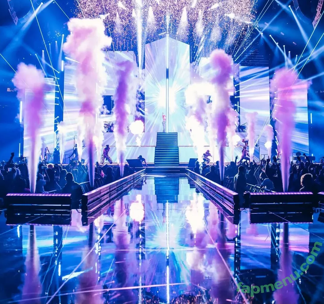 Nicki Minaj nude photo #0623 (nickiminaj)