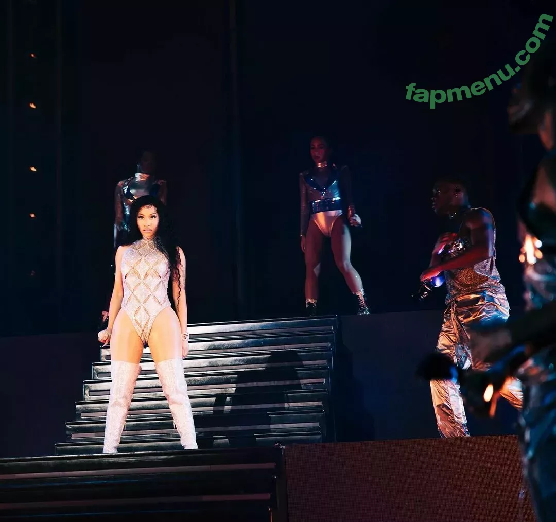 Nicki Minaj nude photo #0672 (nickiminaj)