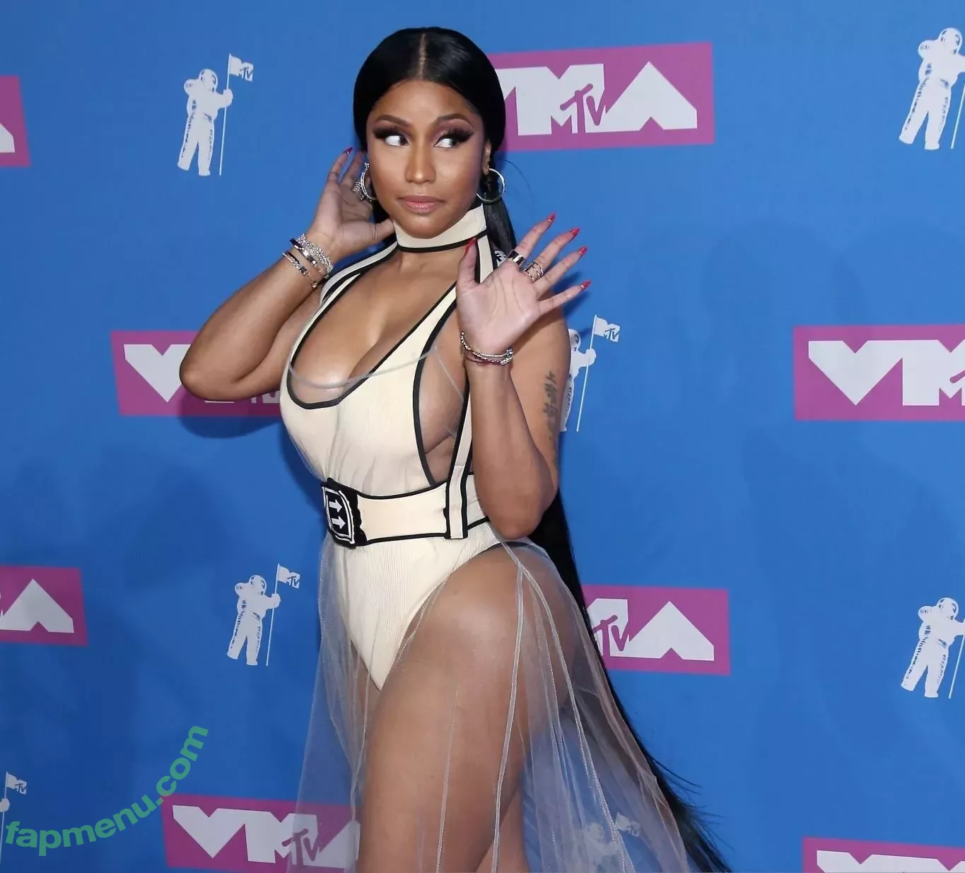 Nicki Minaj nude photo #0799 (nickiminaj)