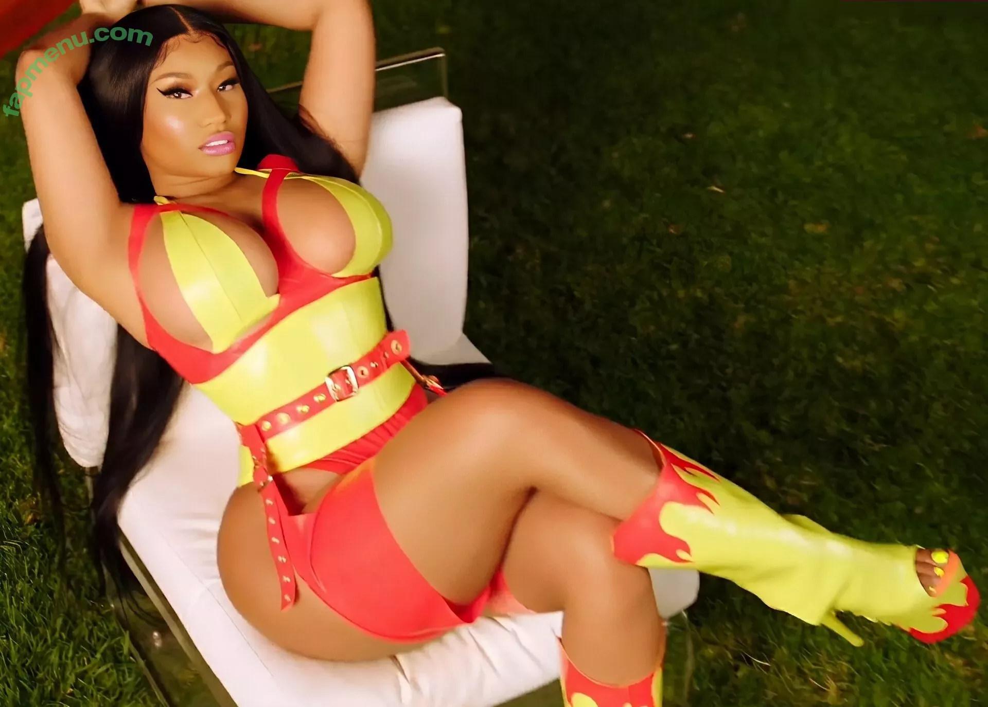 Nicki Minaj nude photo #0852 (nickiminaj)