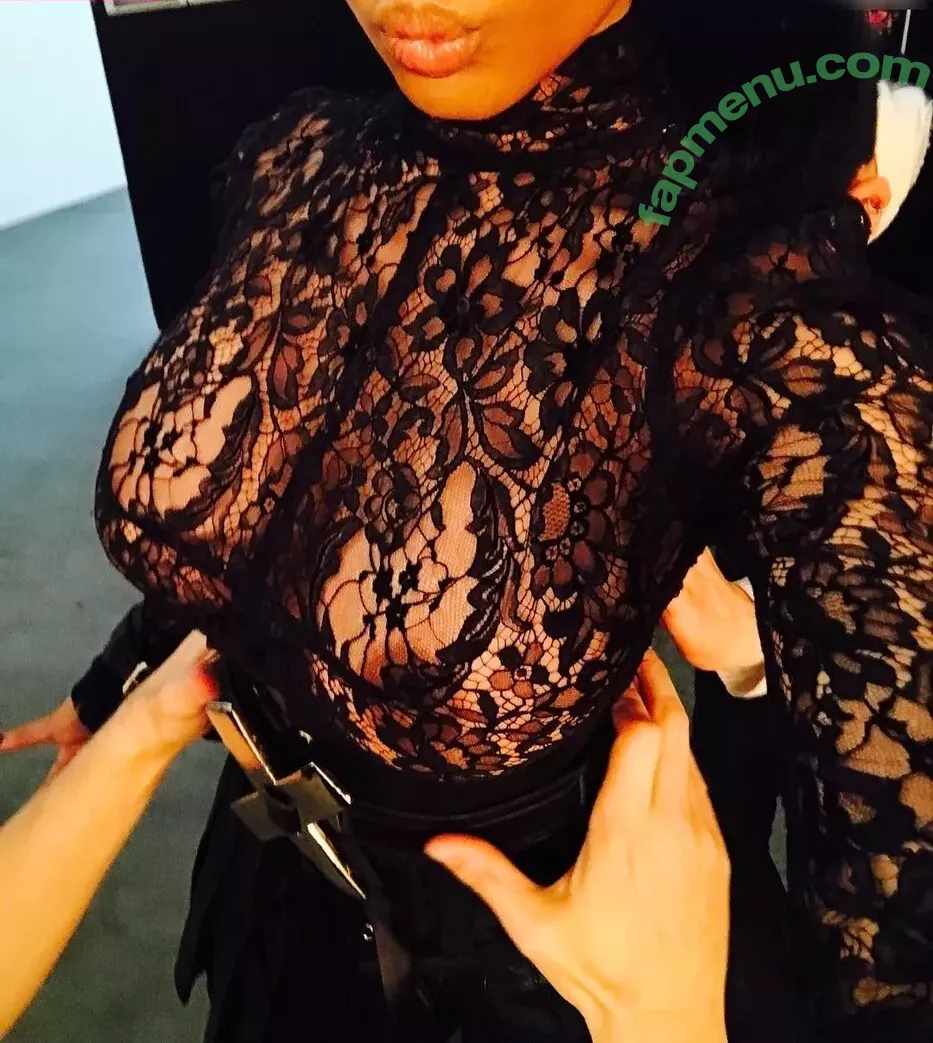 Nicki Minaj nude photo #0926 (nickiminaj)