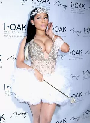 Nicki Minaj / nickiminaj nude photo #1183