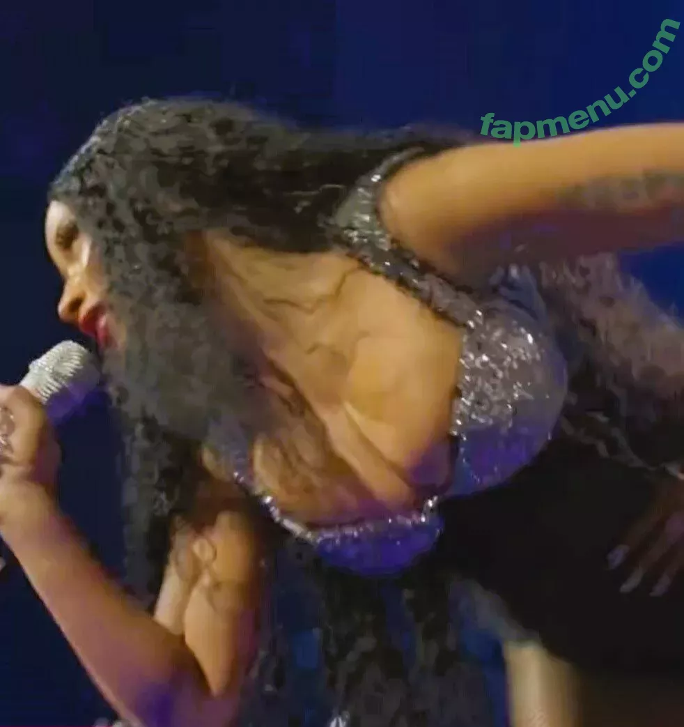 Nicki Minaj nude photo #1054 (nickiminaj)