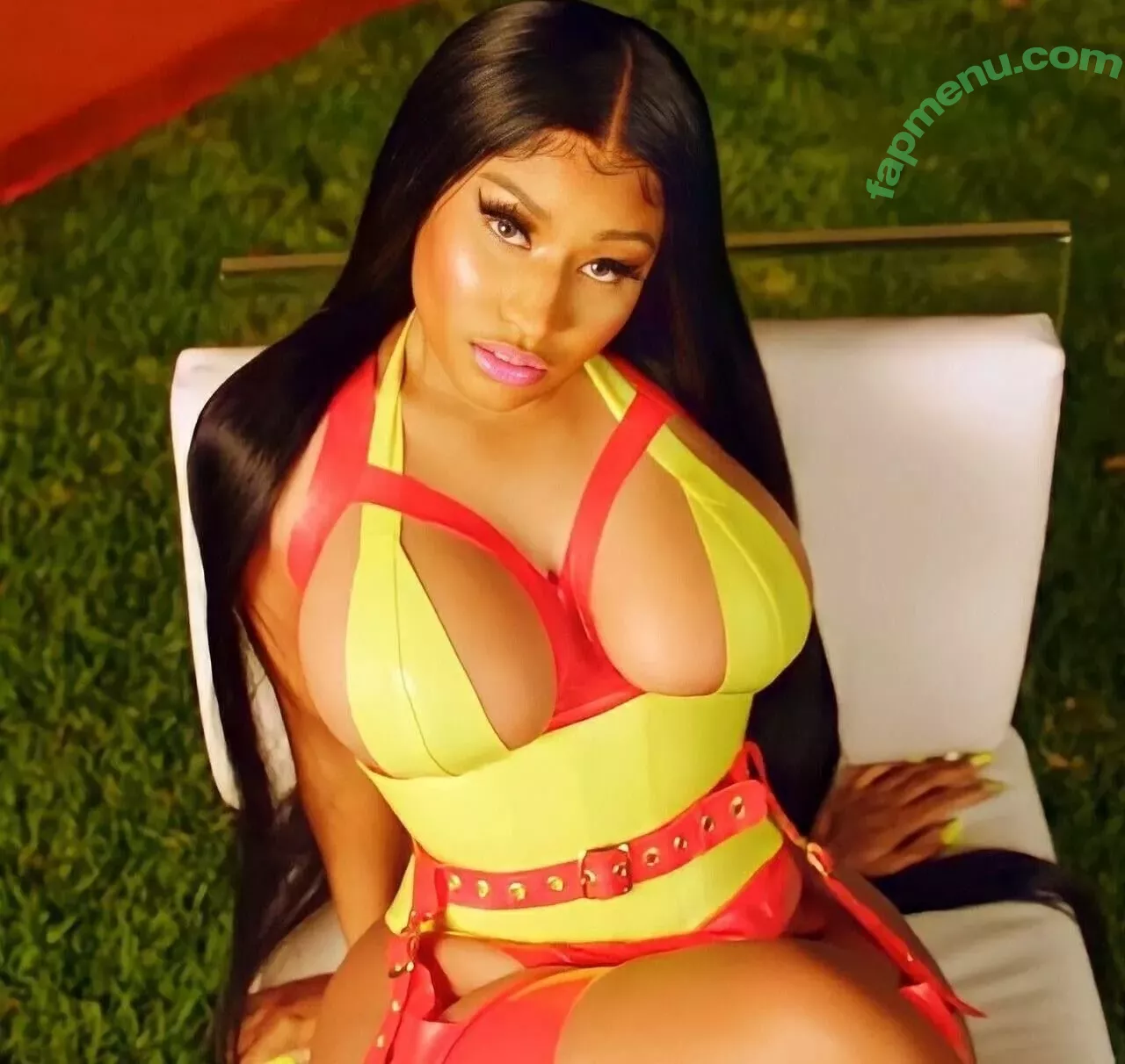 Nicki Minaj nude photo #1123 (nickiminaj)