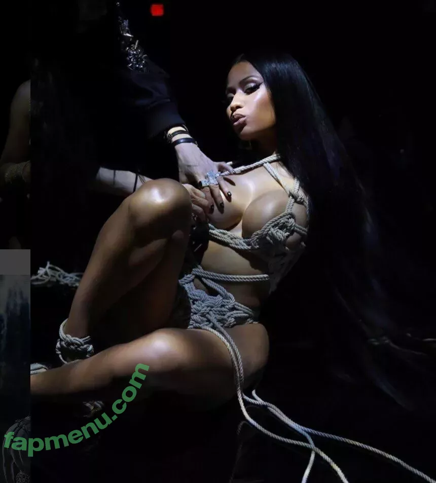 Nicki Minaj nude photo #1158 (nickiminaj)