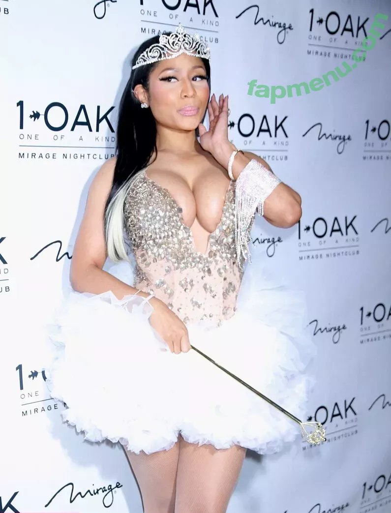 Nicki Minaj nude photo #1183 (nickiminaj)