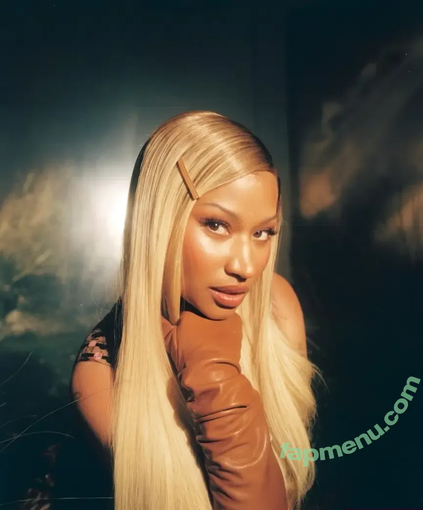 Nicki Minaj nude photo #1282 (nickiminaj)