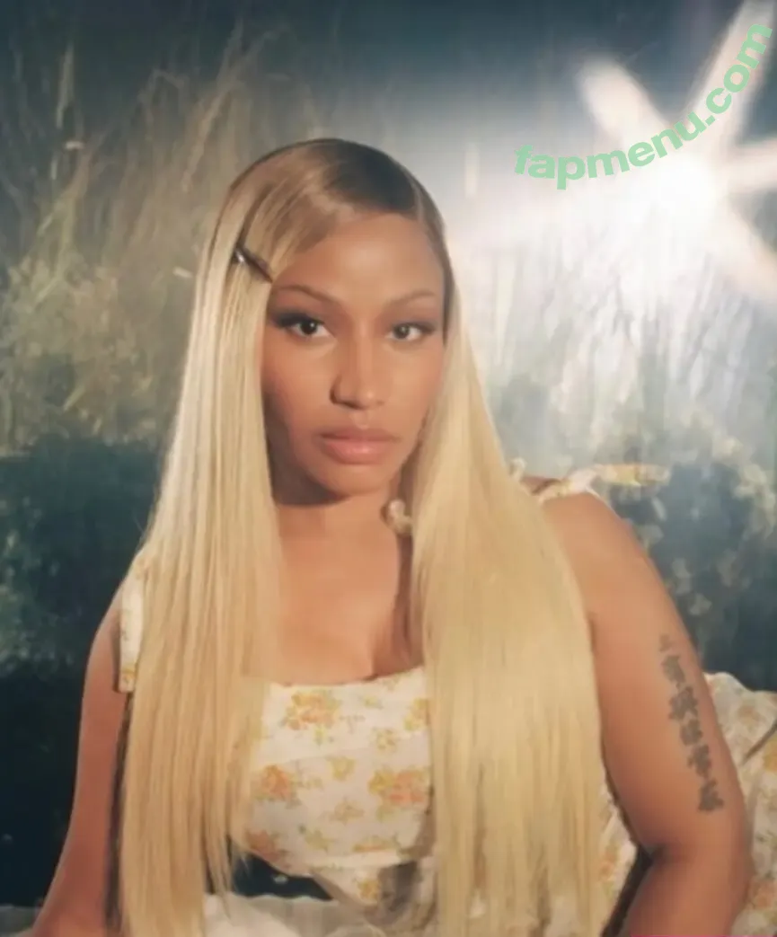 Nicki Minaj nude photo #1288 (nickiminaj)