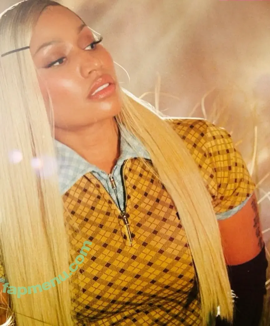 Nicki Minaj nude photo #1290 (nickiminaj)