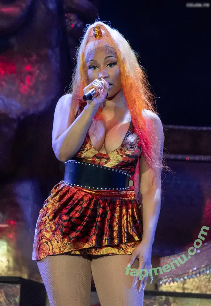 Nicki Minaj nude photo #1327 (nickiminaj)
