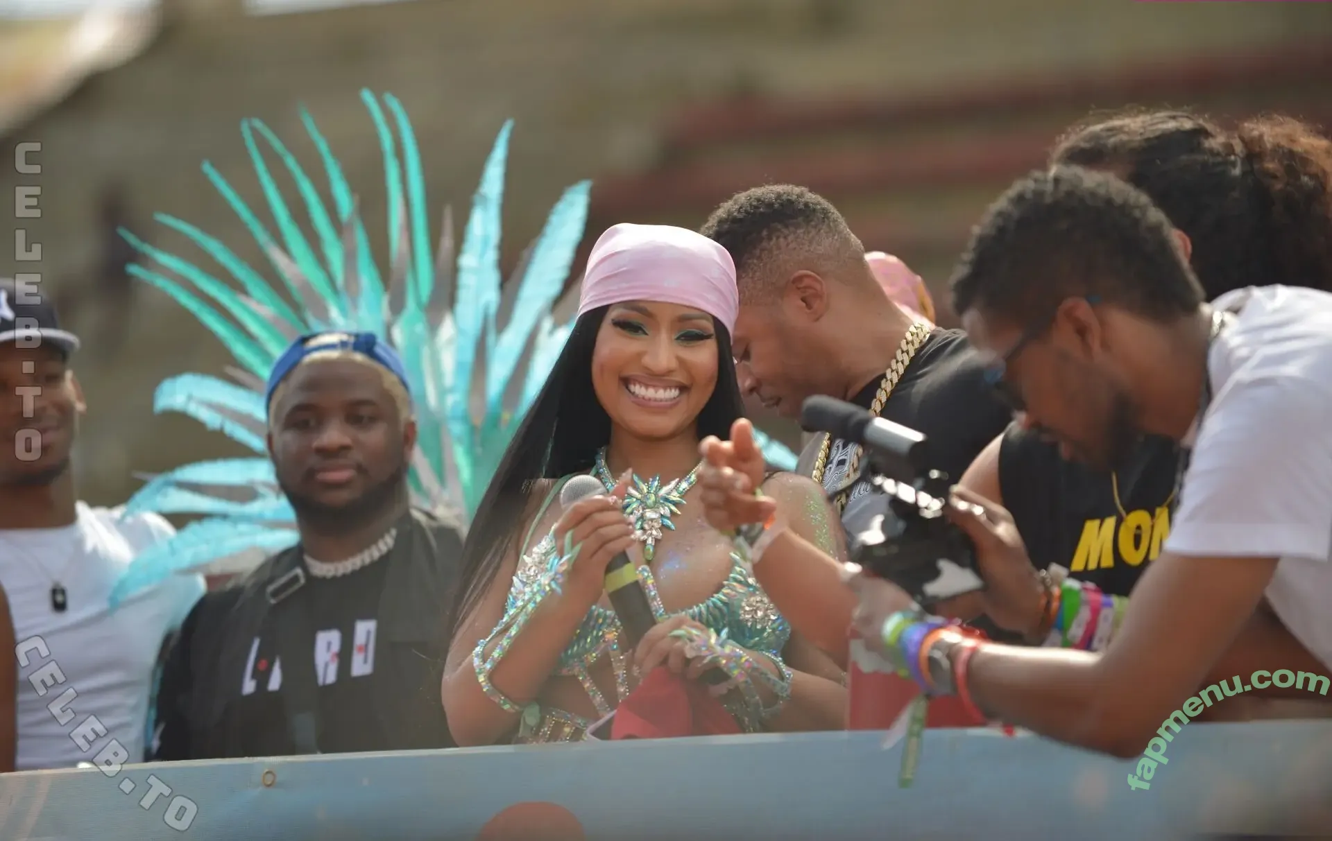 Nicki Minaj nude photo #1364 (nicki_minaj / nickiminaj)