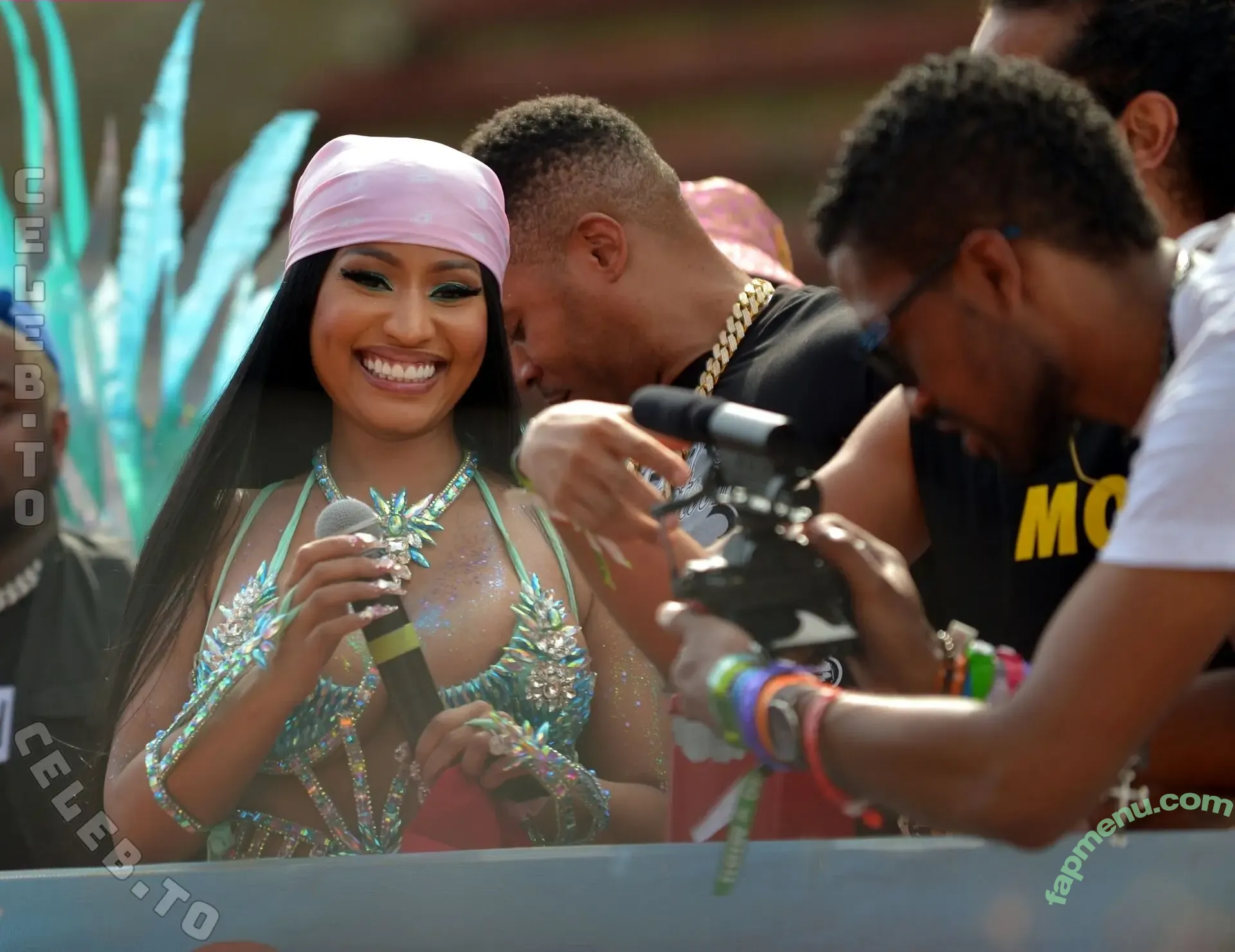 Nicki Minaj nude photo #1374 (nicki_minaj / nickiminaj)